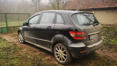 Ugrott a ház, az autók, az arany és pénz: a szabadszállási pár biznisze befuccsolt - Fotók