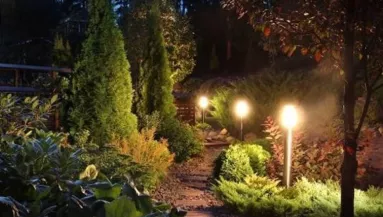 Energiahatékony világítás a nap erejével: LED napelemes lámpák